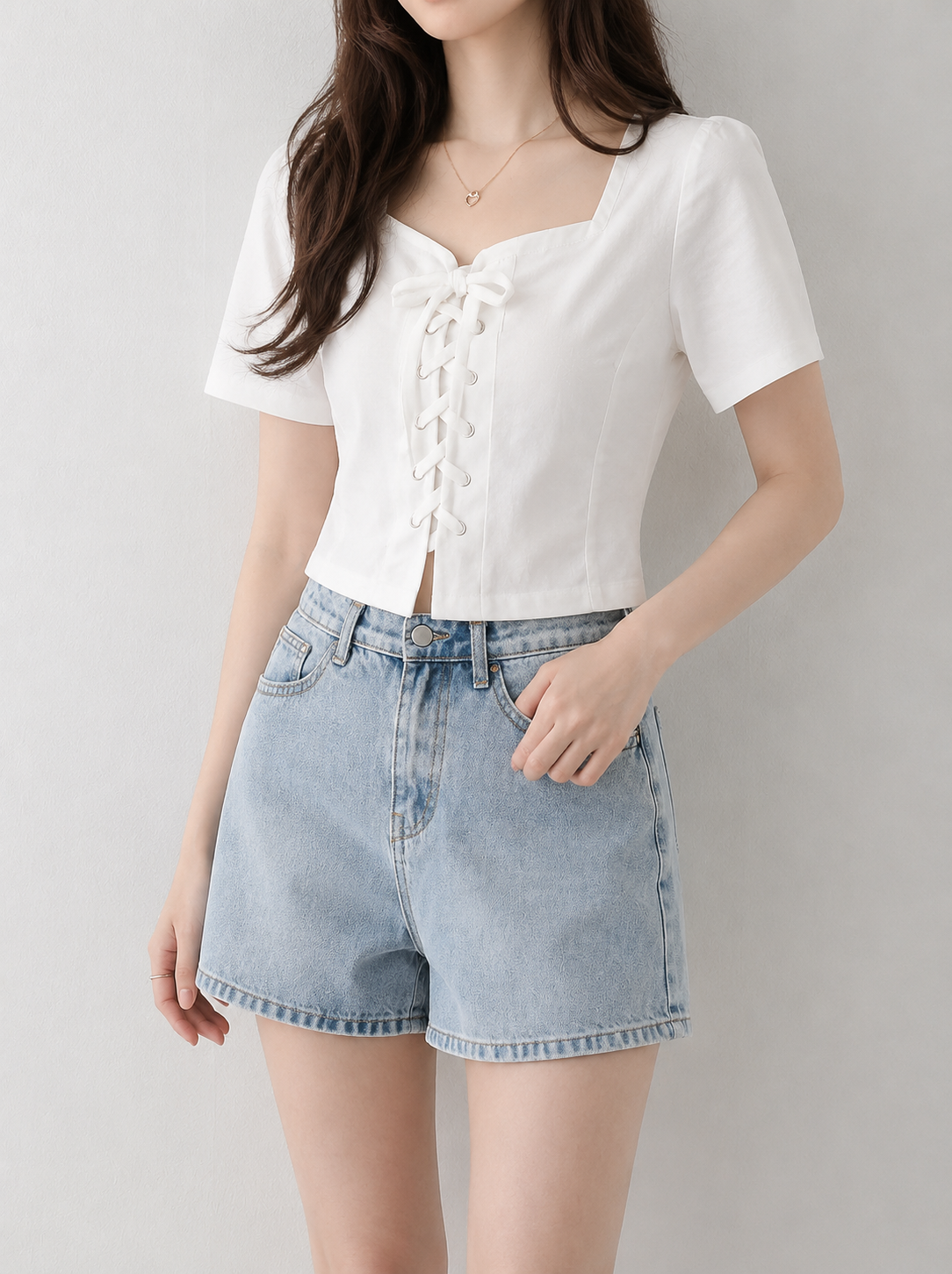 レースアップスクエアネックフィットTシャツ