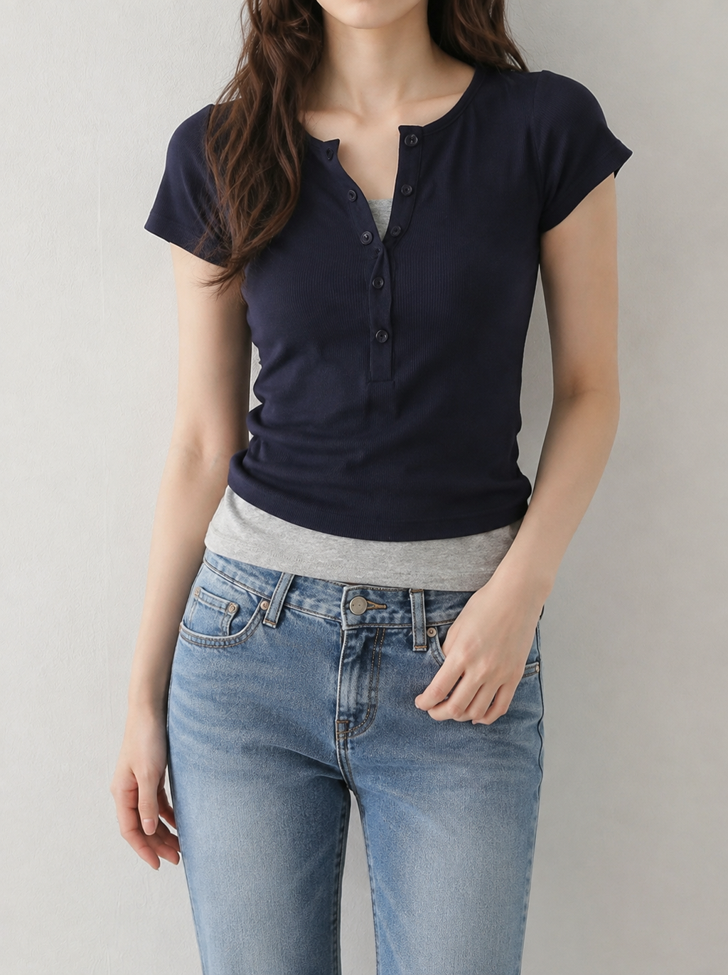 レイヤードヘンリーネックTシャツ